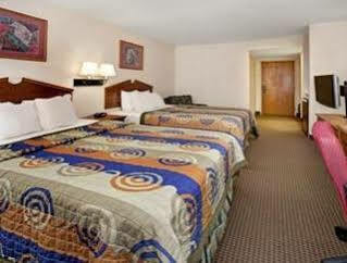 Days & By Wyndham International Airport DEN