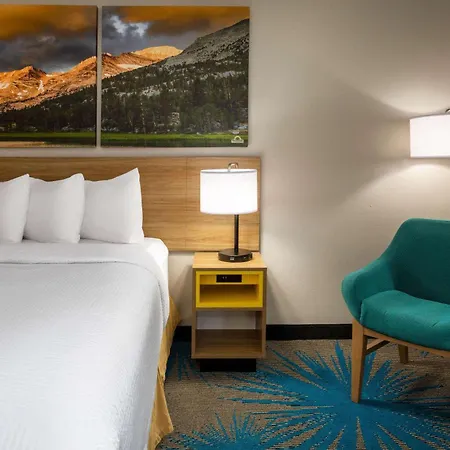 Days Inn & Suites By Wyndham Denver International Airport Extérieur photo