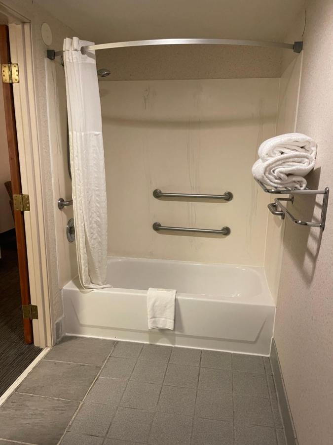 Hotel Days & By Wyndham International Airport