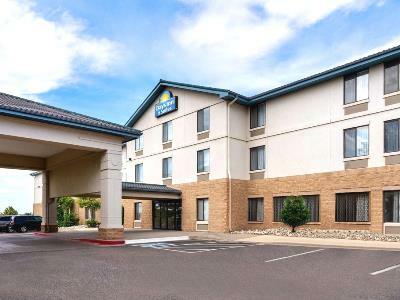 Hotel Days & By Wyndham International Airport Denver