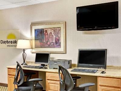 Days & By Wyndham International Airport Hotel 3*