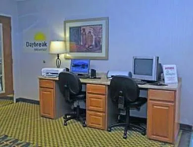 Days Inn & Suites By Wyndham Denver International Airport 